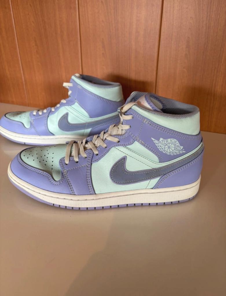 Air Jordan 1 Mid Purple Pulse/Arctic Punch, Overige kleuren, Ophalen of Verzenden, Sneakers of Gympen, Zo goed als nieuw