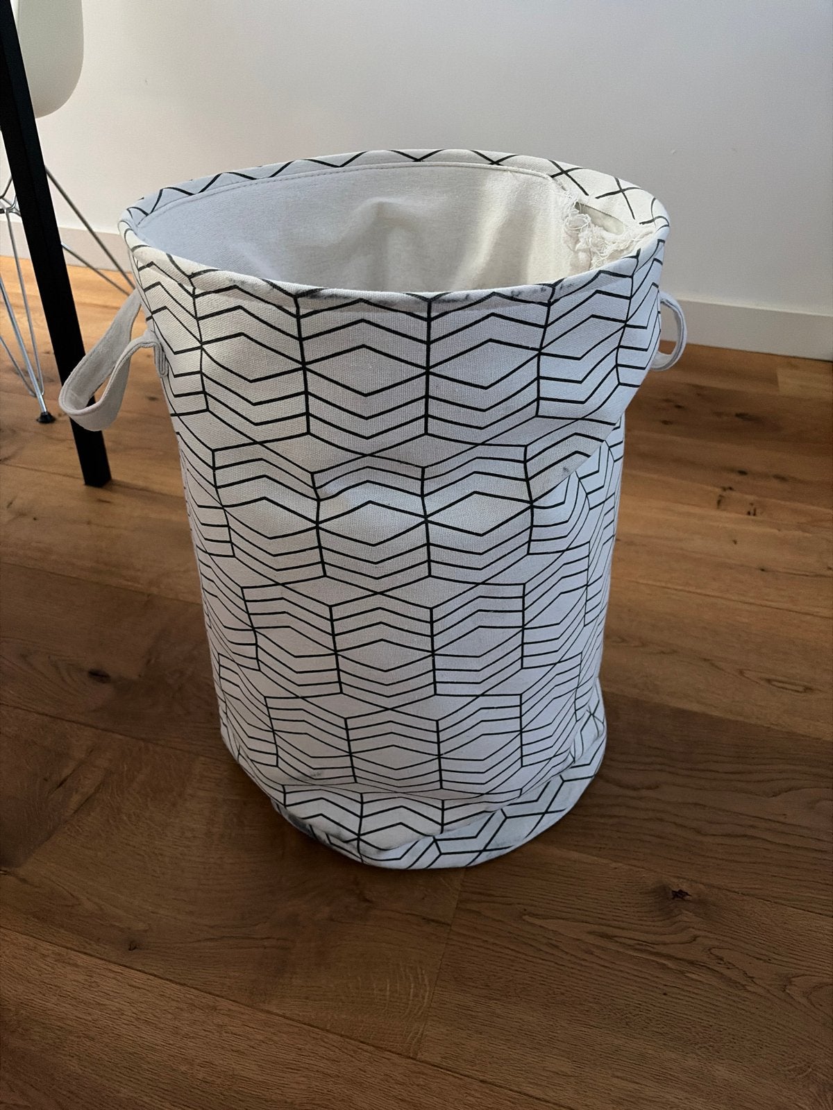 Wasmand van stof wit met blauw patroon, Ophalen, Gebruikt, Wit, Textiel