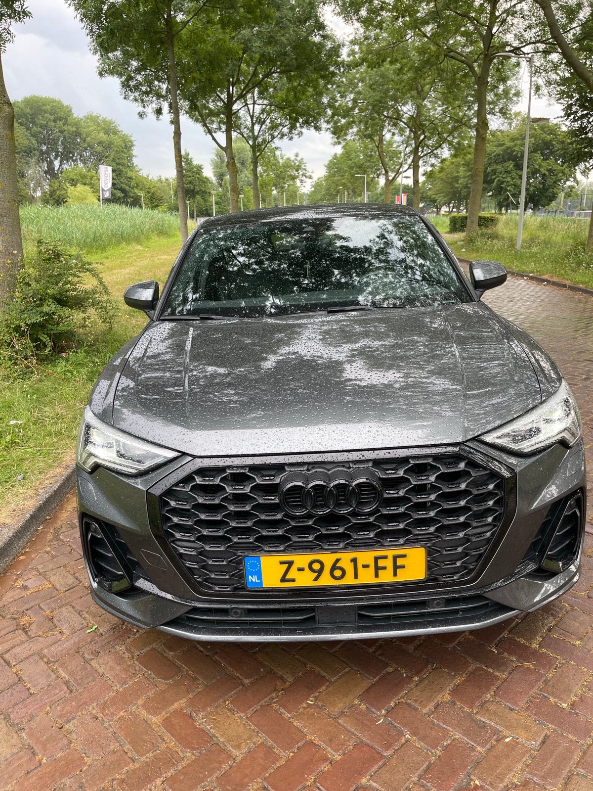 Audi Q3 35 Tfsi 150pk Mhev S Tronic 2020 Grijs, Auto's, 4 cilinders, 1505 kg, 84 €/maand, Te koop