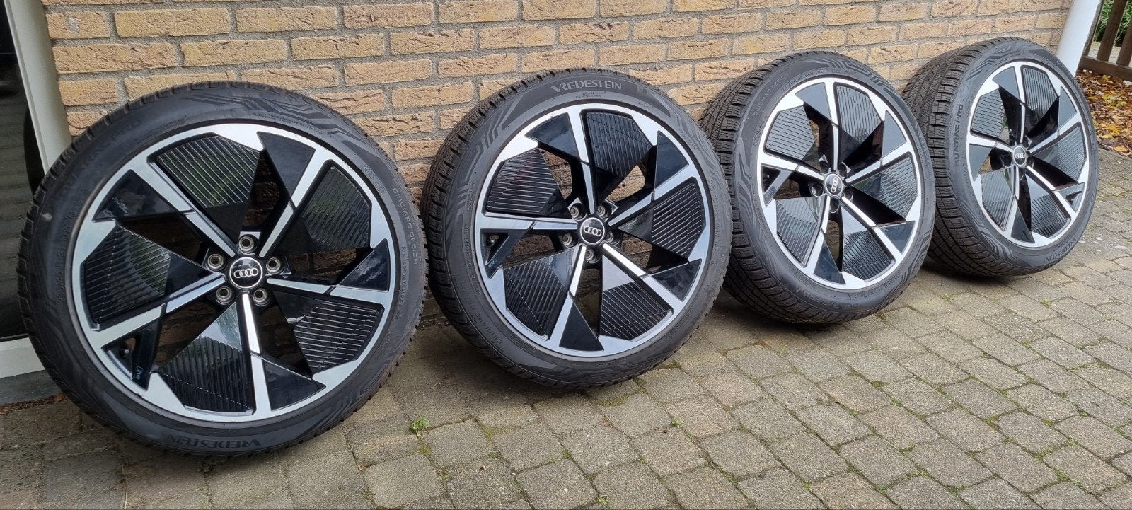 RS velgen Audi Q4 21 inch met Vredestein Quatrac Pro, Auto-onderdelen, Ophalen, Gebruikt, Banden en Velgen, 21 inch