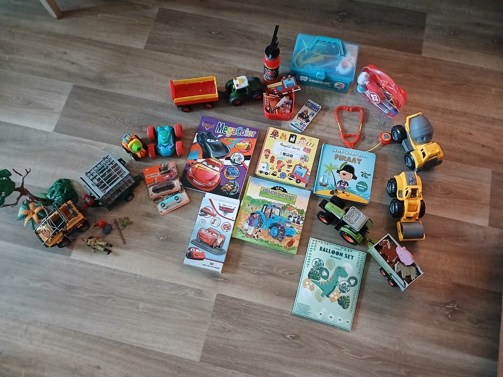 Grote speelgoedset voor jongens: auto's, boeken en meer!, Ophalen