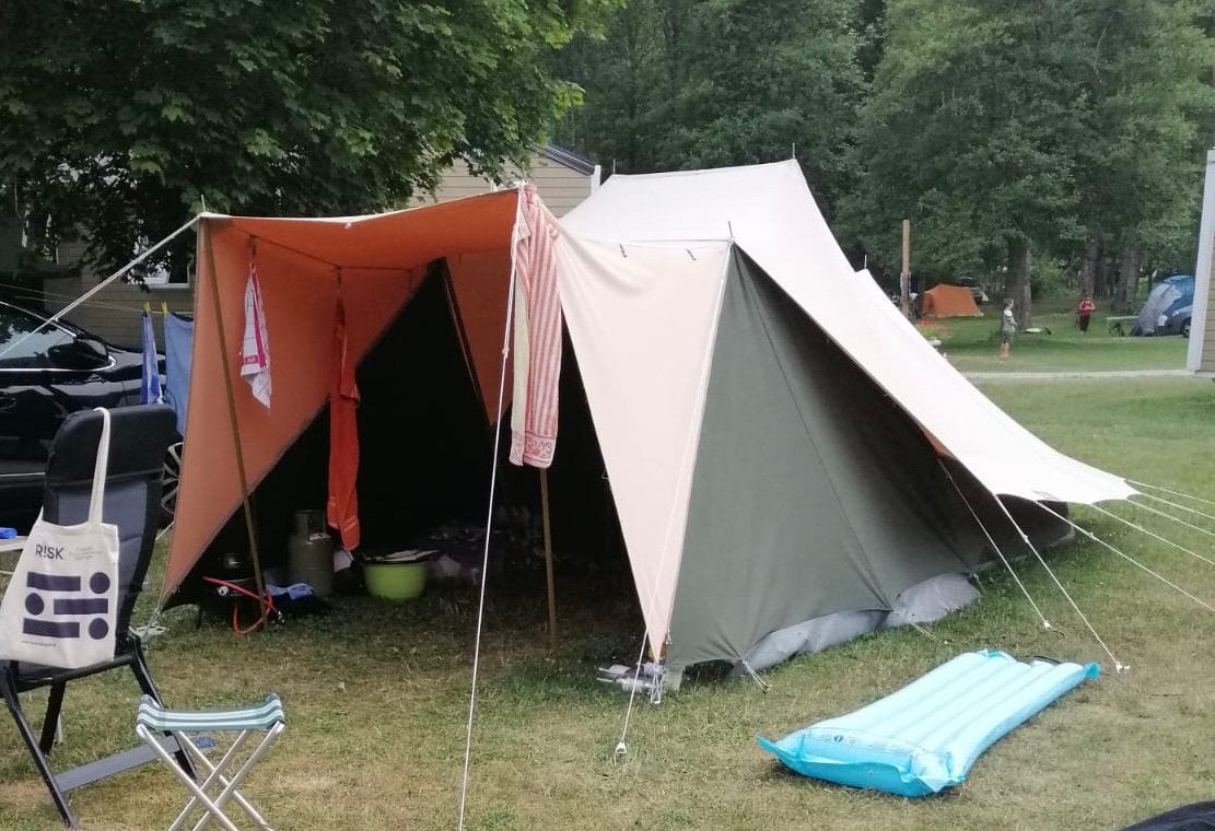 De waard Goudplevier met luifel en zijschermen, Ophalen, Zo goed als nieuw