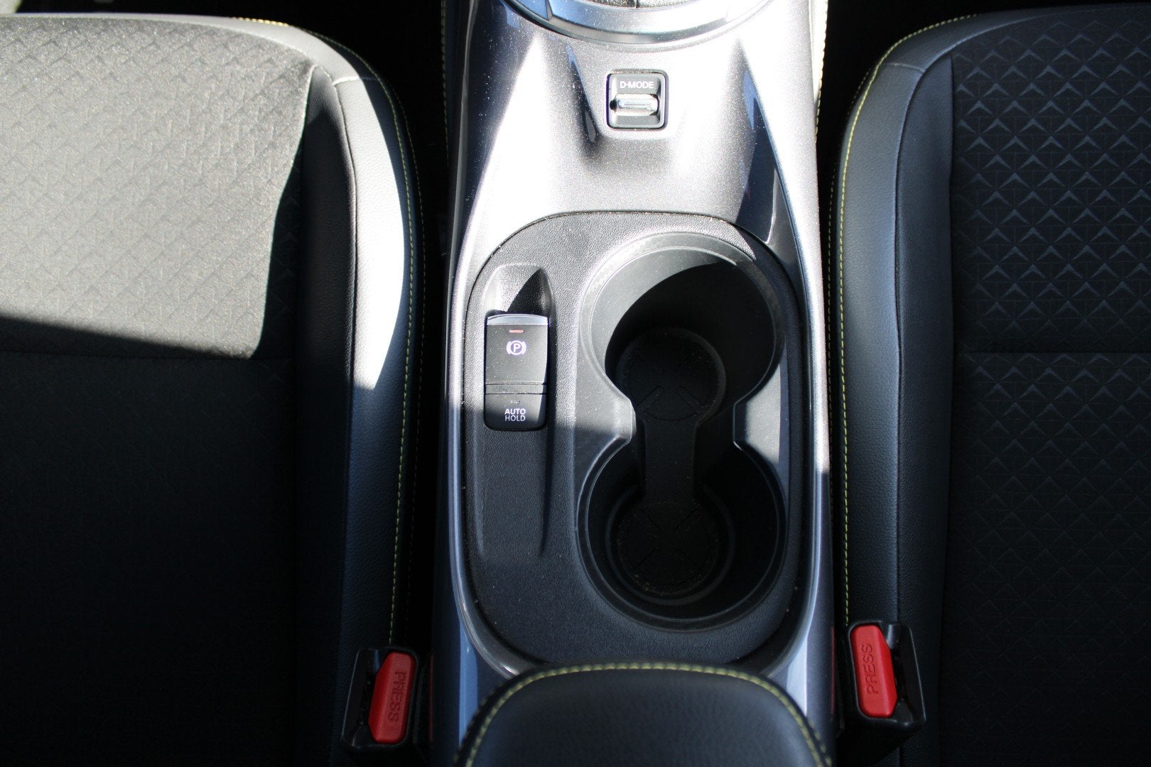 Foto 28 van NISSAN Juke 1.0 DIG-T 114pk Kiiro | Keyless | CruiseControl