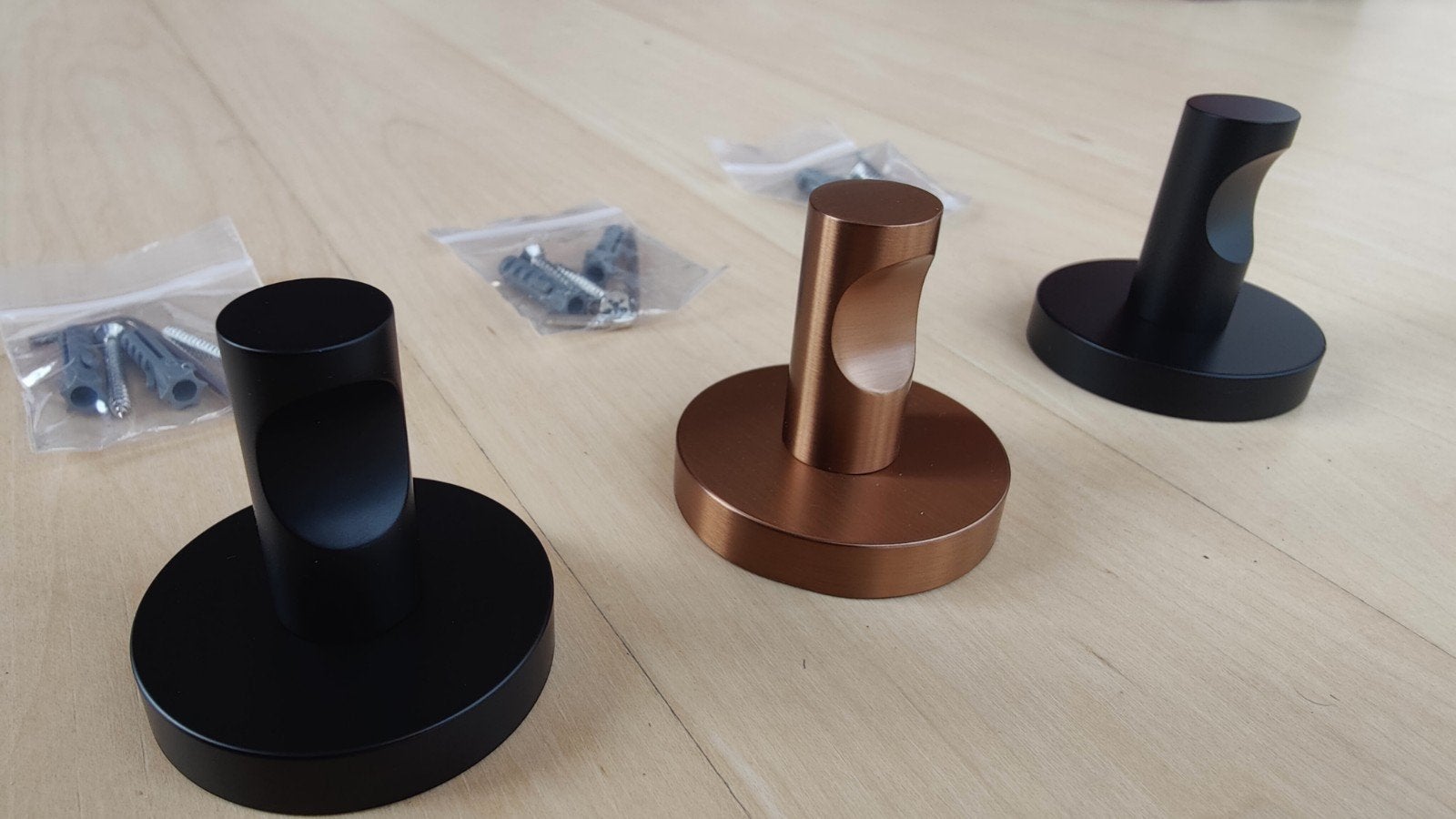 Nieuwe wandhaken - Zwart en koper - Set van 3, Wandhaken, Nieuw, Ophalen of Verzenden, Minder dan 100 cm