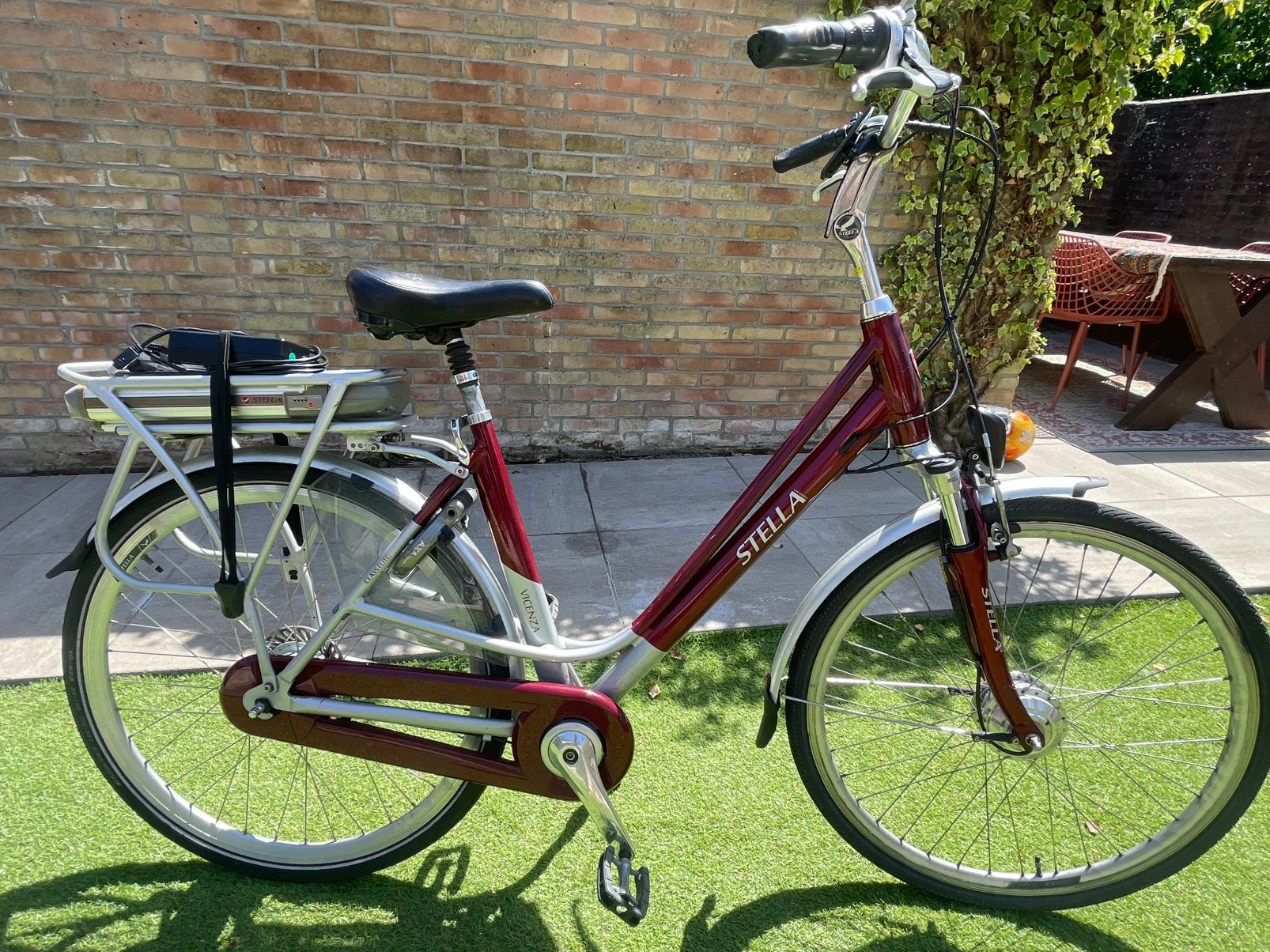 Prachtige Stella E-bike damesfiets rijd heerlijk compleet!, Fietsen en Brommers, Elektrische fietsen, Overige merken, Ophalen of Verzenden