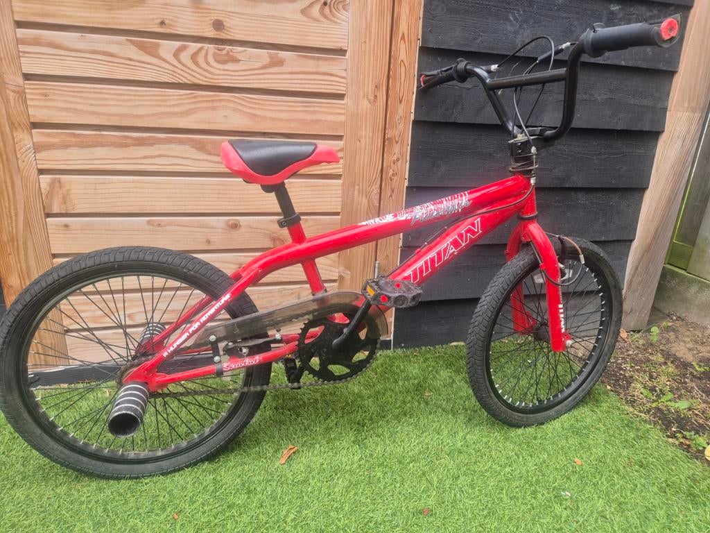 Titan BMX Fiets 20 inch - rood, Fietsen en Brommers, Ophalen, Gebruikt, Staal, Velgrem