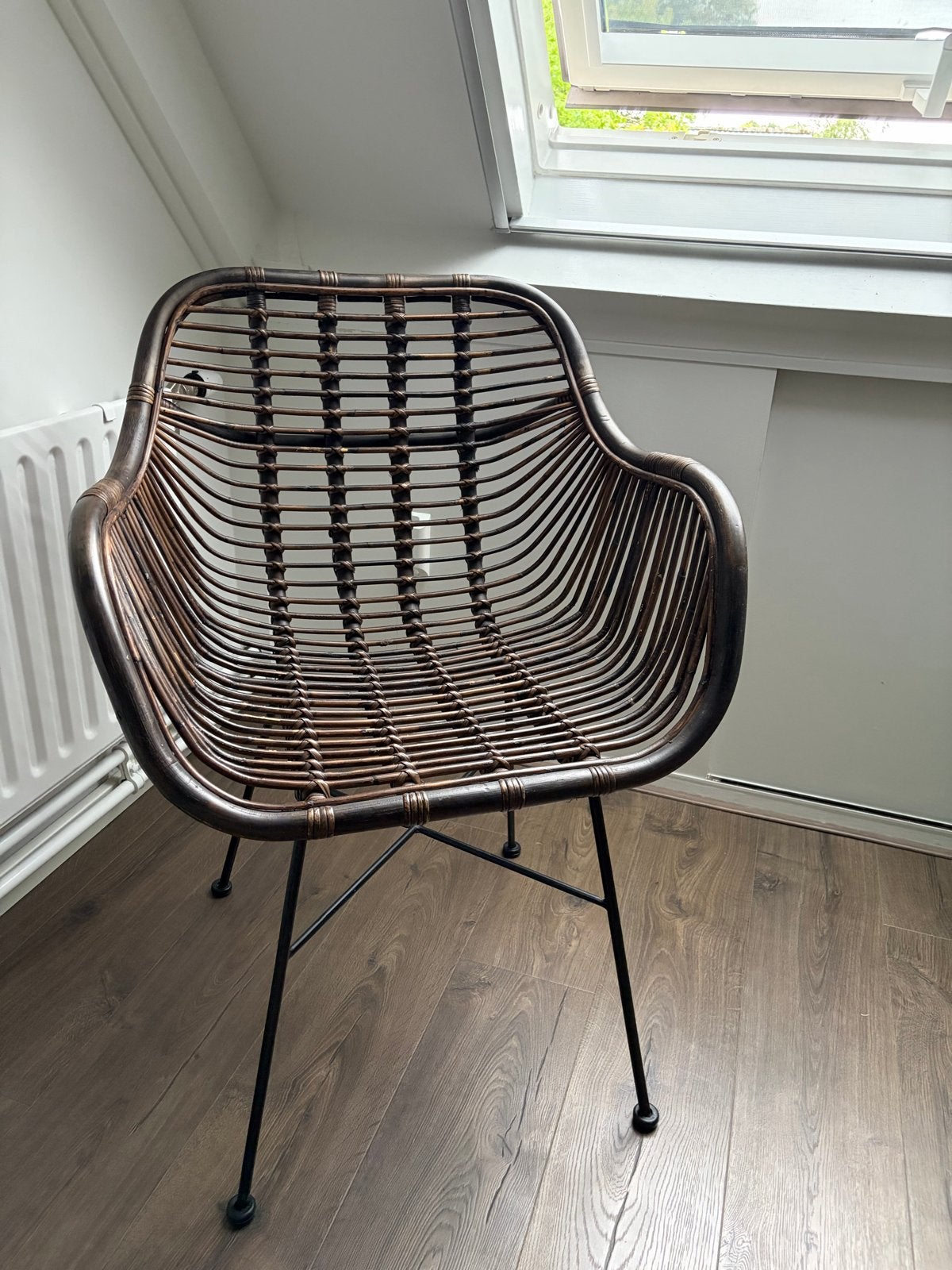 Rotan Julan stoel - Bruin, Huis en Inrichting, Stoelen, Ophalen, Bruin, Riet of Rotan, Zo goed als nieuw