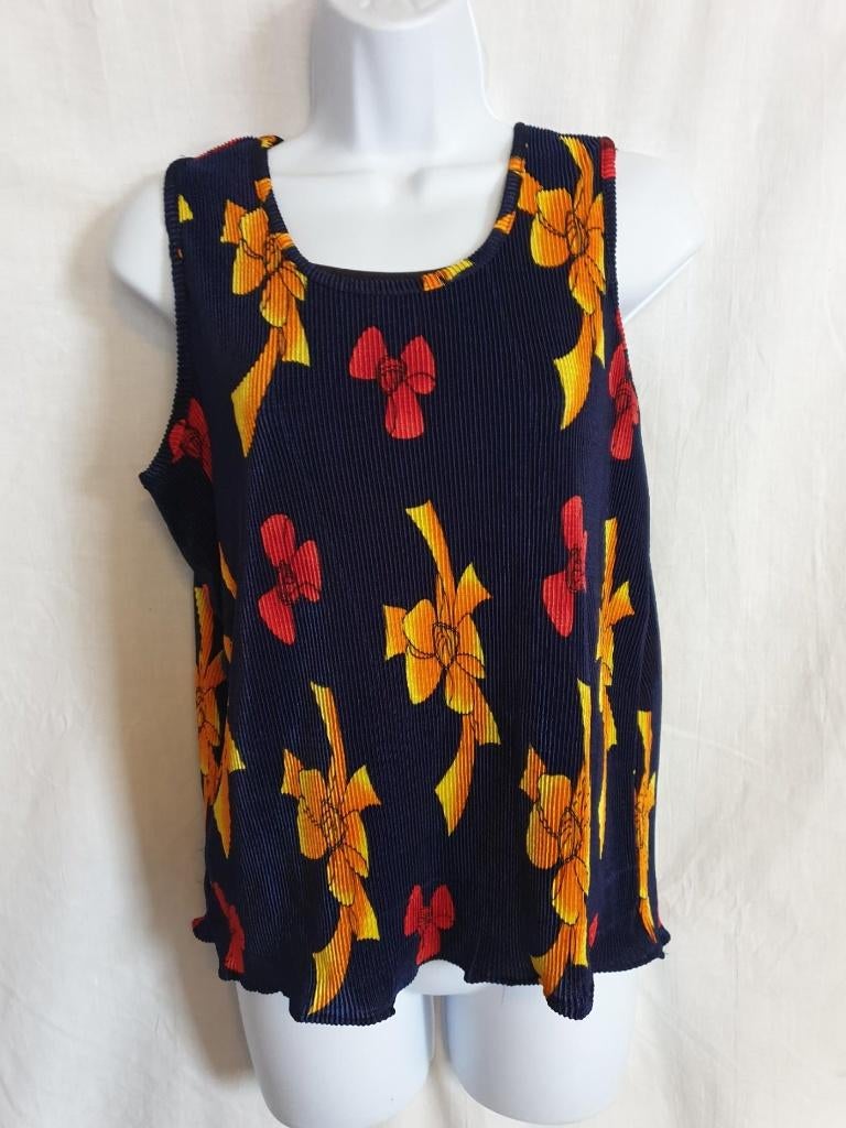 Leuk jaren 70 plissee shirtje. Mt L. Merk Newest, Carnaval, ., Maat 42/44 (L), Ophalen of Verzenden