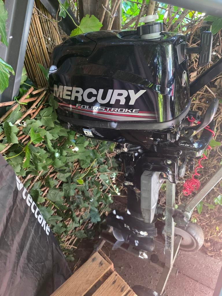 Mercury 6pk motor met kleine trailer - Loopt goed, Watersport en Boten, Buiten- en Binnenboordmotoren, Gebruikt, 5 tot 10 pk, Viertaktmotor