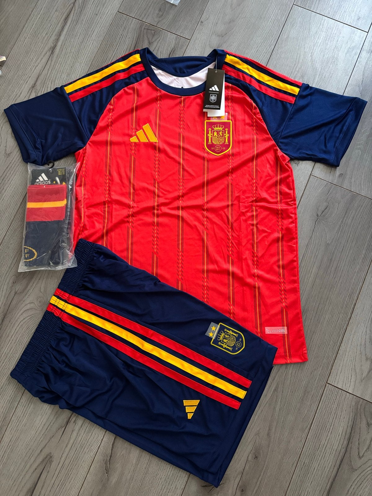 Spanje WK Voetbaltenue 2026/2028 Compleet - Maat M, Maat M, Ophalen of Verzenden, Nieuw, Set