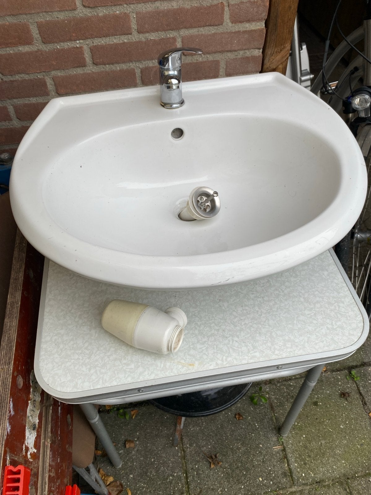 Wastafel met kraan en afvoerplug  51 x  57, Doe-het-zelf en Verbouw, Ophalen of Verzenden, Gebruikt, Chroom, Wastafel