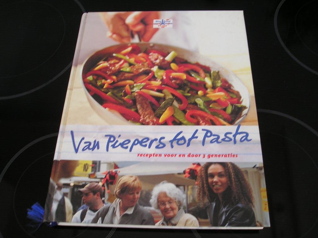 NIEUW - Van Piepers tot Pasta - recepten voor en door 3 gen, Boeken, Kookboeken, Ophalen, Nieuw, Italië