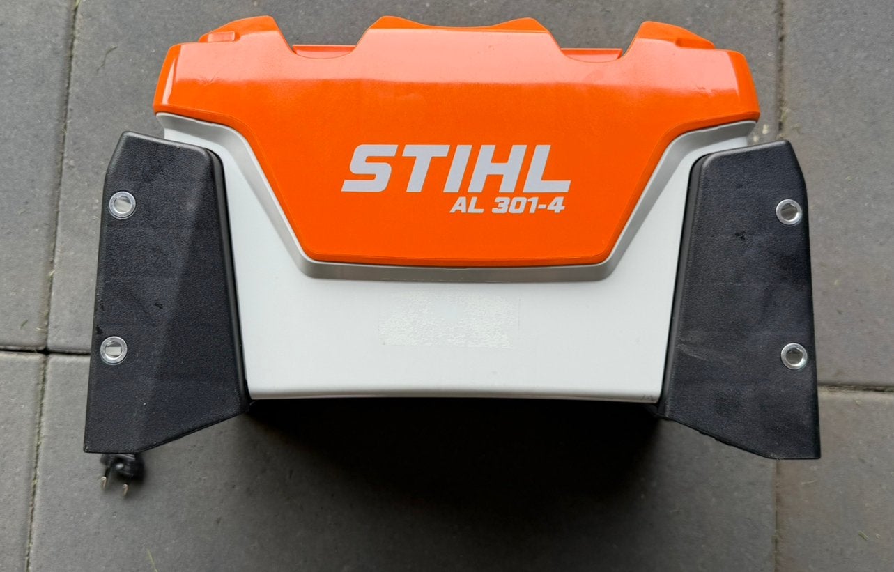 Stihl AL 301-4 Acculader zgan ap accu en ar accu van Stihl, Ophalen, Zo goed als nieuw