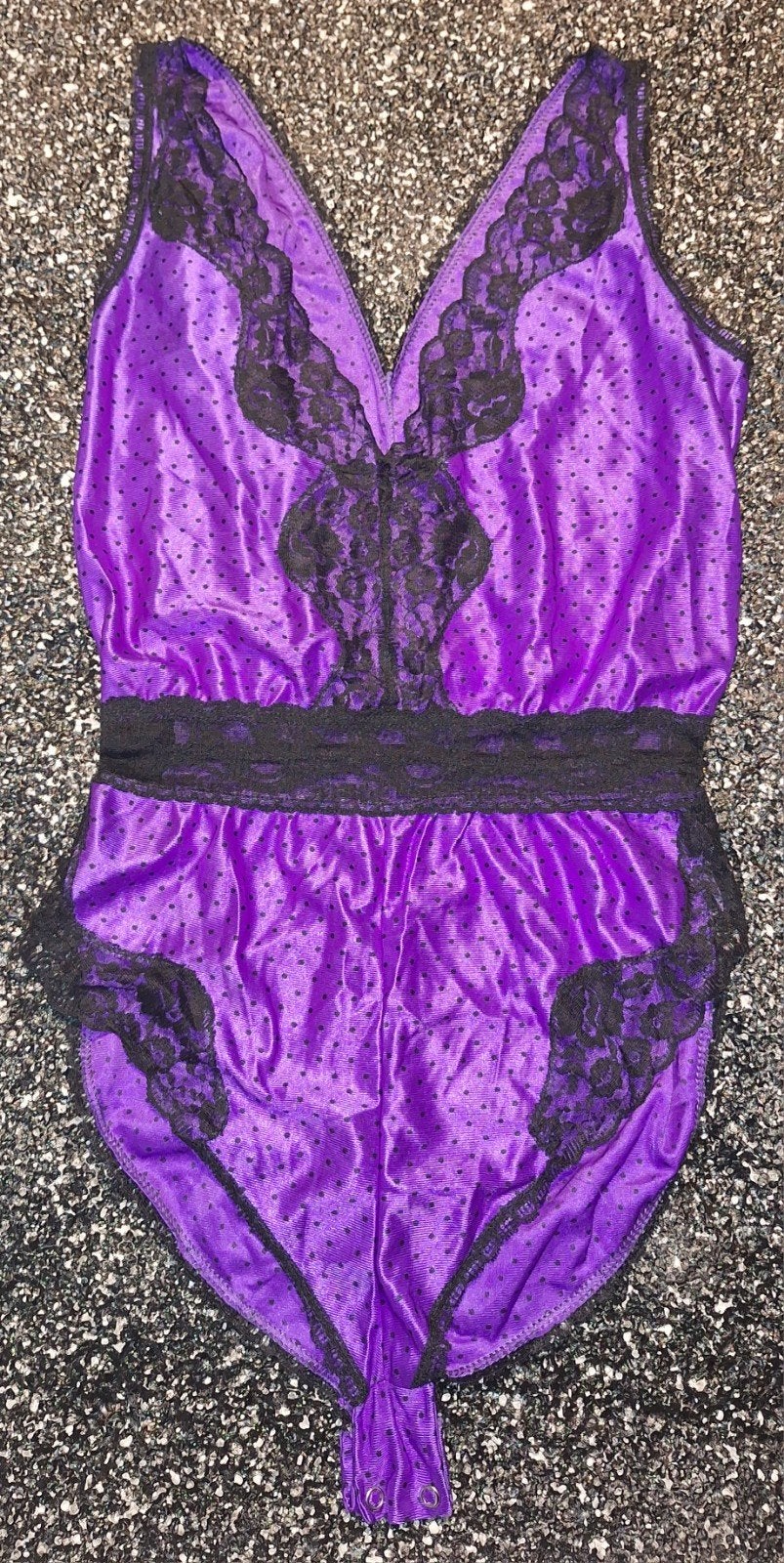Sexy nieuwe paarse satijnen body maat 42, Verzenden, Paars, Body of Korset