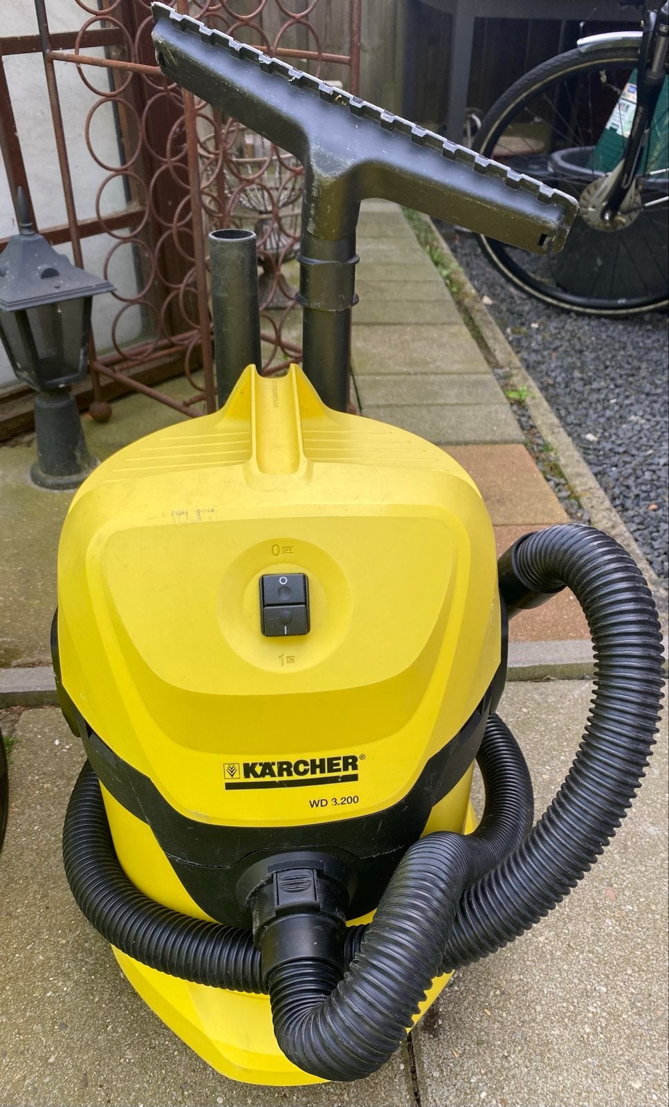 Kärcher WD 3.200 Waterstofzuiger -, Doe-het-zelf en Verbouw, Reinigingsmachines, Ophalen, Gebruikt, Waterstofzuiger
