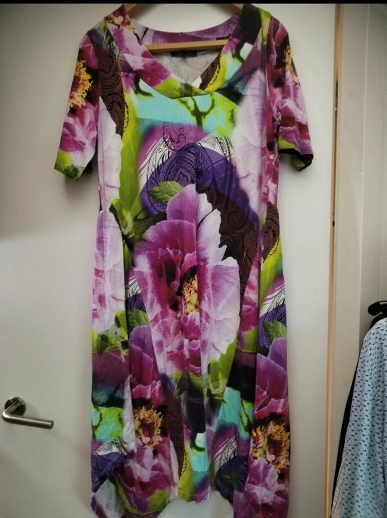 Twister Kleurrijke Bloemenprint Jurk - Maat 42/44, Ophalen of Verzenden, Zo goed als nieuw, Maat 42/44 (L), Onder de knie