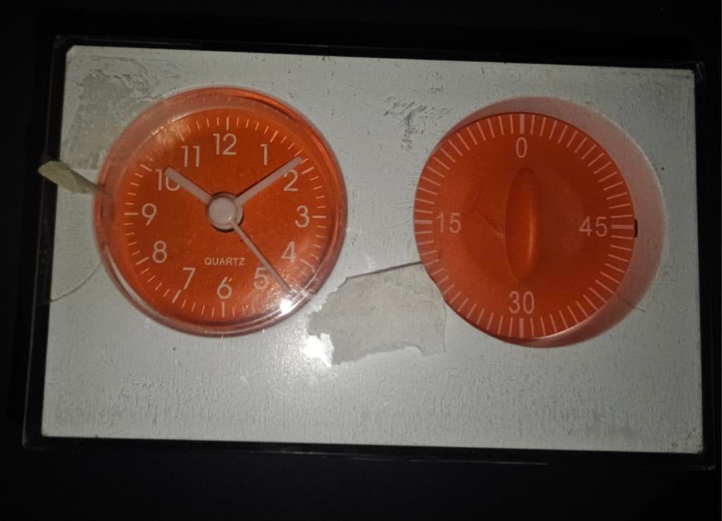 Wekker met timer - Oranje en Wit, Ophalen of Verzenden, Gebruikt, Analoog, Wekker of Tafelklok