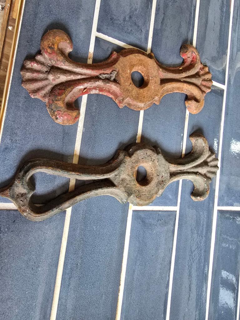 2 muurankers, Ophalen
