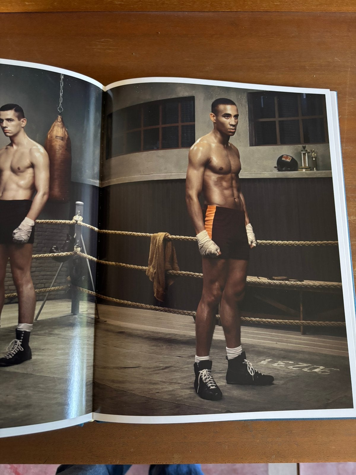 Prachtig fotoboek Erwin Olaf 2a Aperture, Ophalen of Verzenden, Zo goed als nieuw, Fotografen
