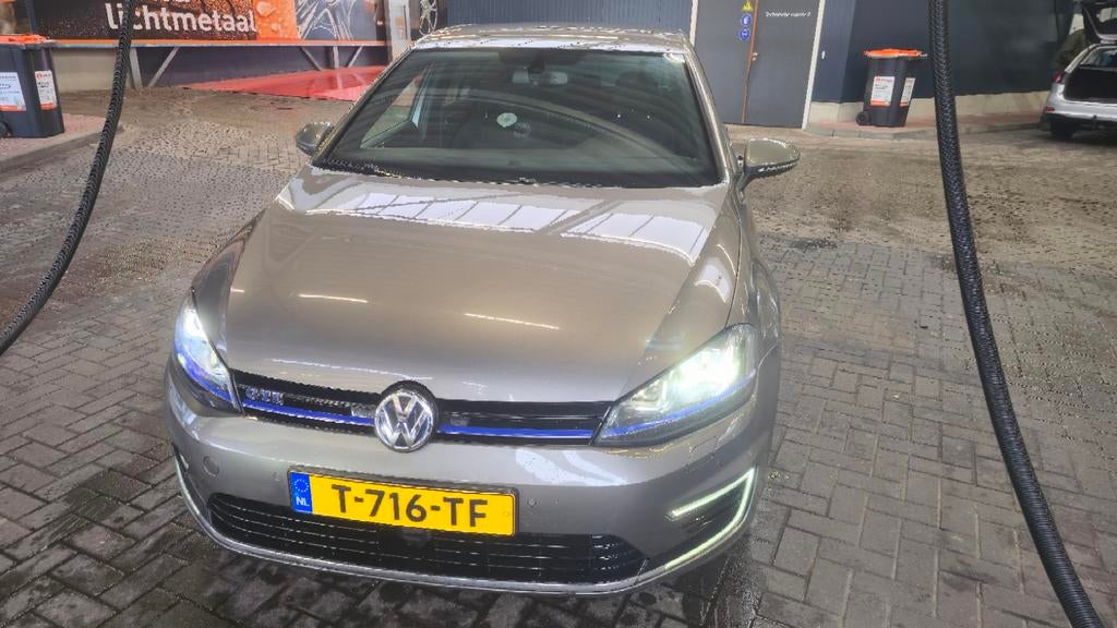 Volkswagen Golf 1.4 TSI Phev 204pk 5D DSG 2016 Grijs, Auto's, Volkswagen, 4 cilinders, Plug-in hybride, 1499 kg, Blauw
