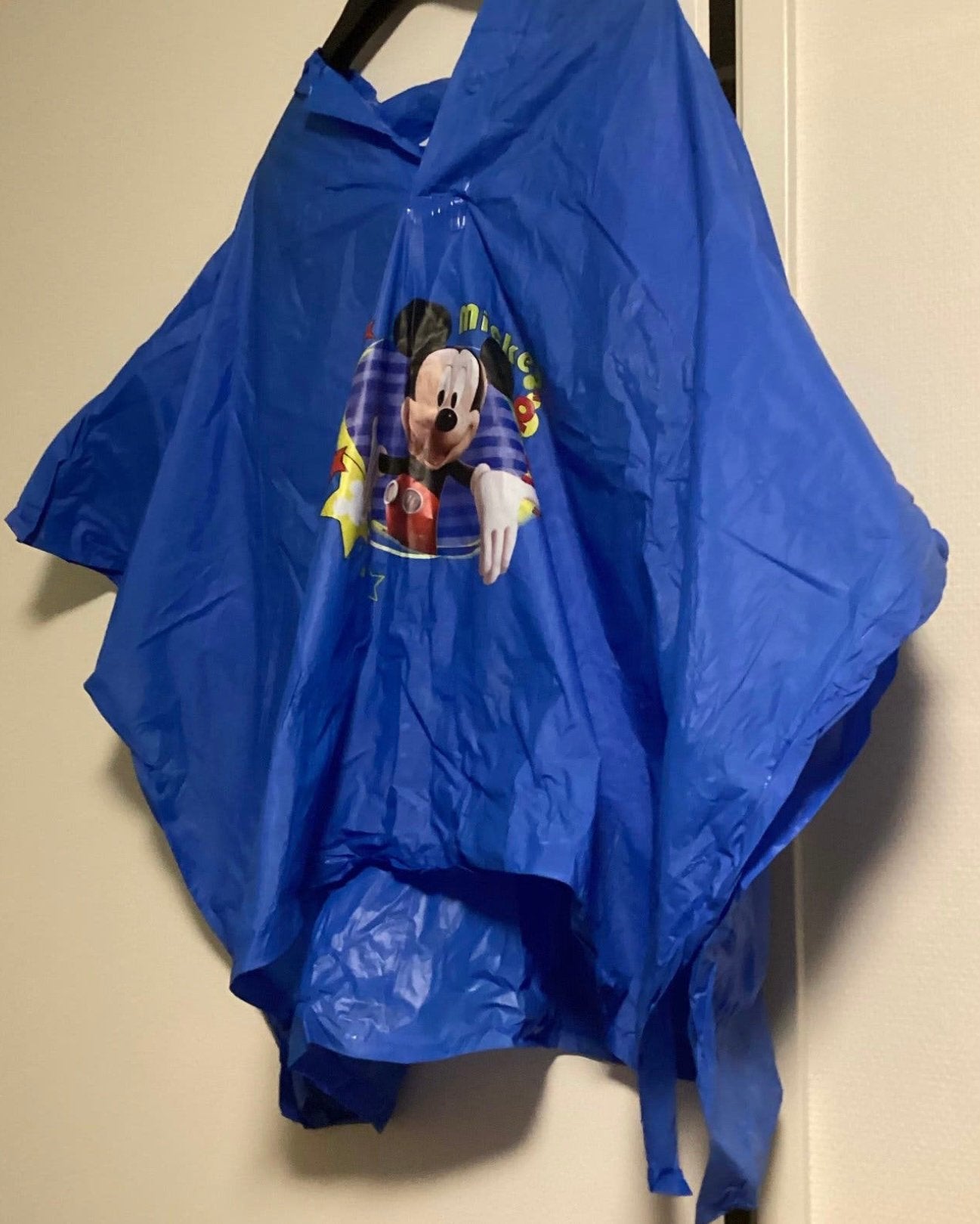 DISNEY REGENCAPE JONGEN met DRUKKNOPEN z.g.a.n. 5 tm 10 jaar, Caravans en Kamperen, Ophalen of Verzenden, Zo goed als nieuw, Regenponcho