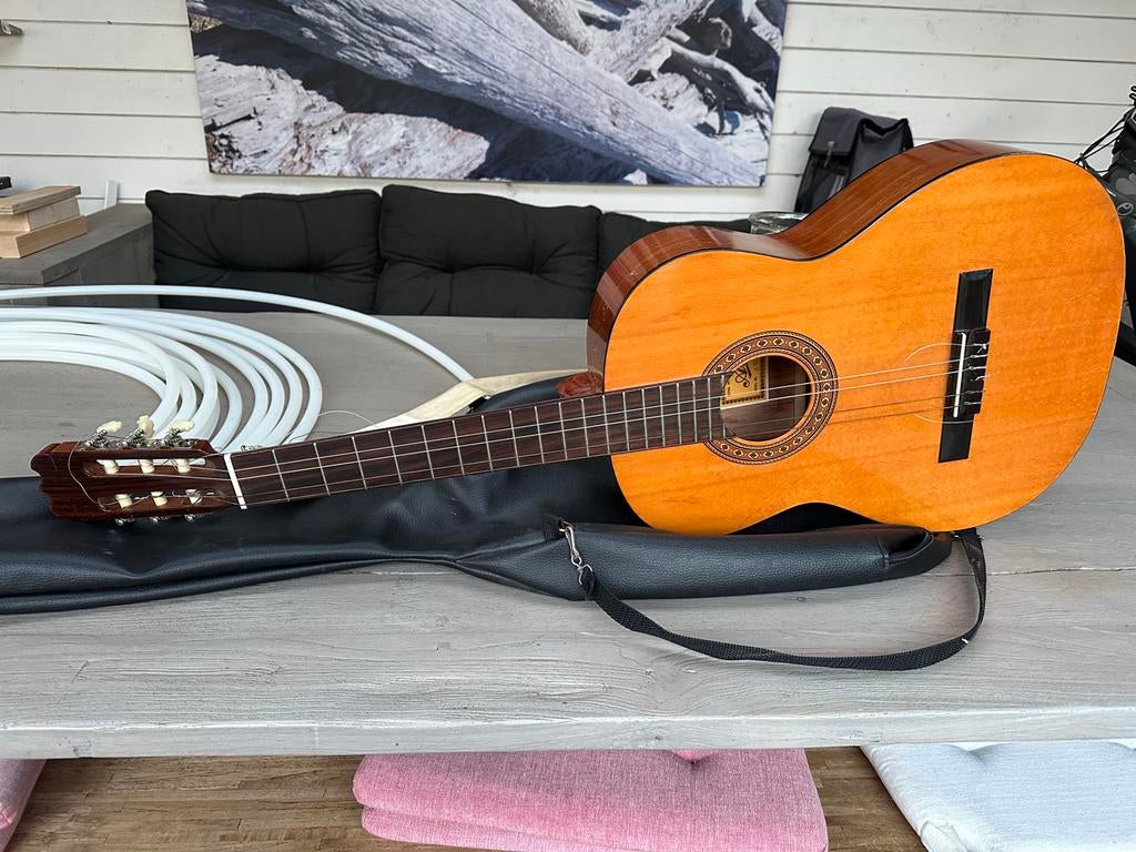 Aria gitaar no 573 met draagbare zak, Ophalen, Gebruikt, Klassieke of Spaanse gitaar, Met koffer