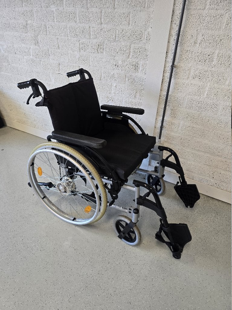 Inklapbare Breezy PariX rolstoel, handremmen begeleider, Gebruikt, BB, BB, Duwrolstoel