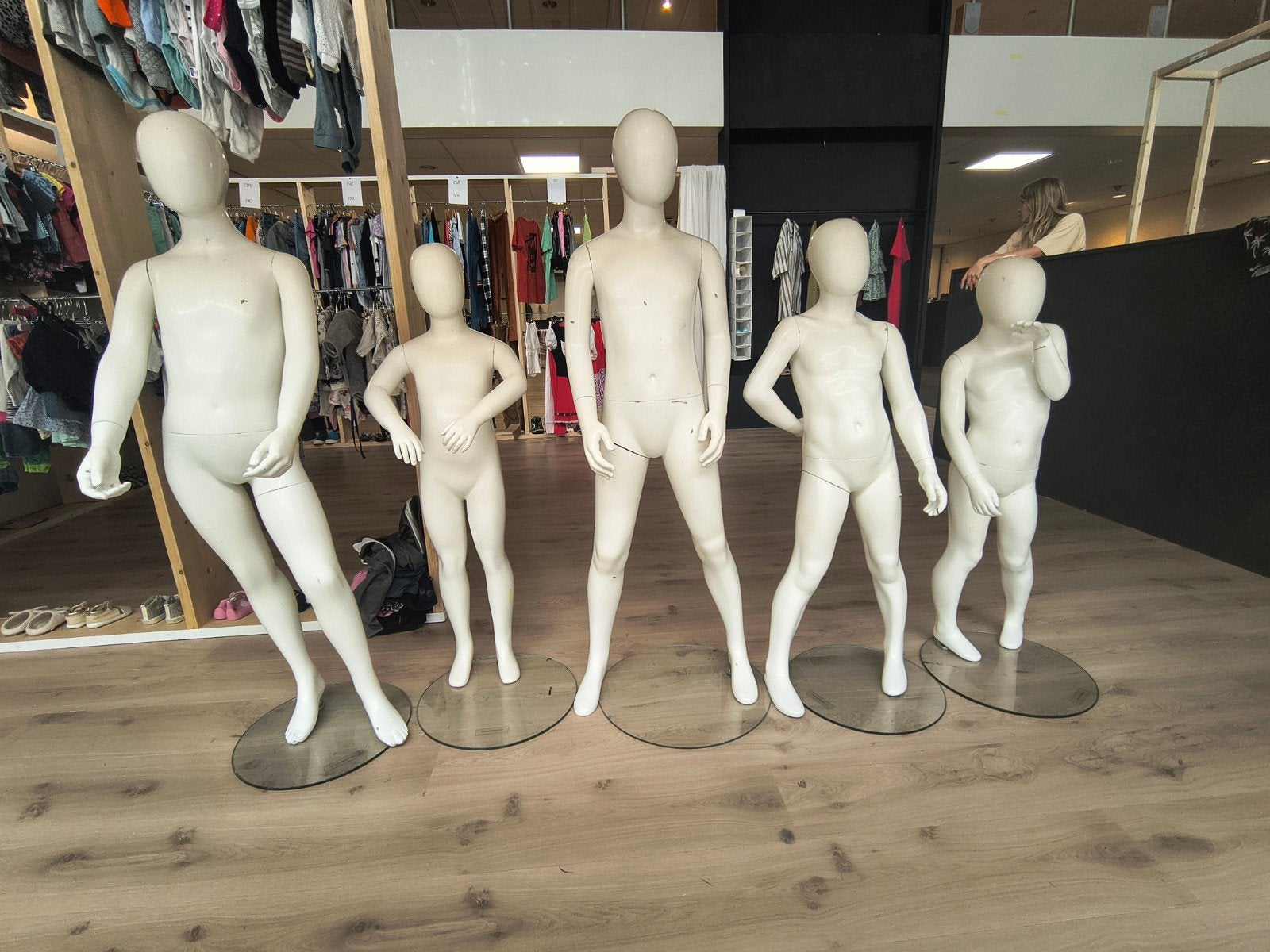 Kinder paspoppen - etalagepoppen. Diverse maten en poses, Ophalen, Gebruikt, Paspop