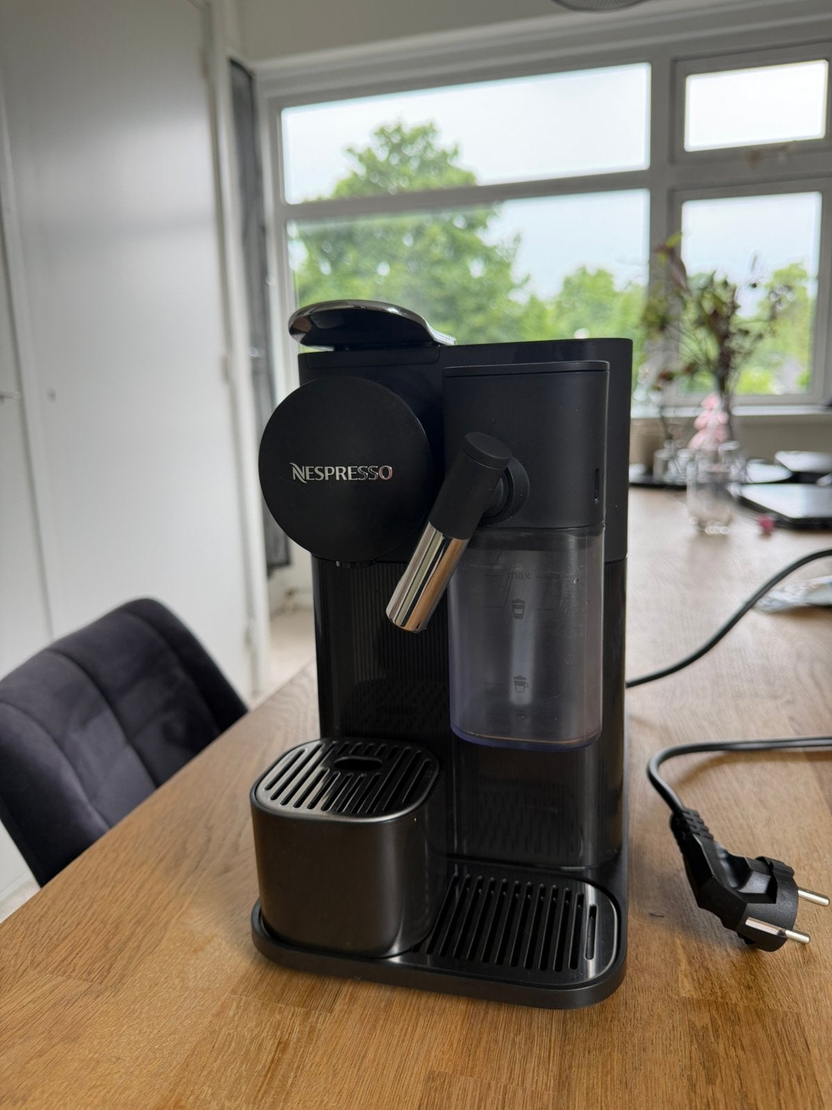 Nespresso Lattissima One, Witgoed en Apparatuur, Koffiezetapparaten, Ophalen, Espresso apparaat, Nieuw, 1 kopje