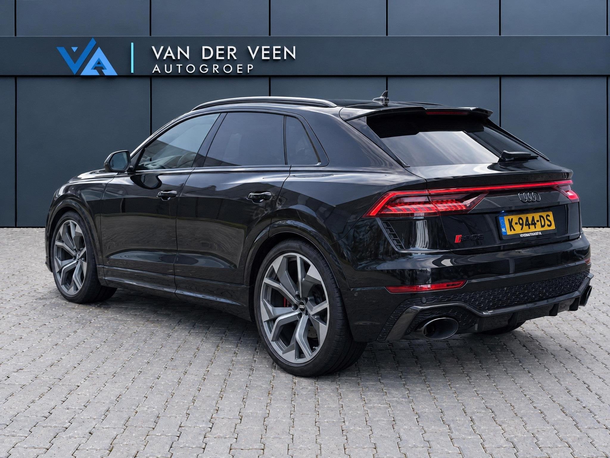 Audi Q8 4.0 TFSI RS Q8 quattro 600pk | Keramische remschijve, Auto's, Automaat, Gebruikt, Zwart, 156 €/maand