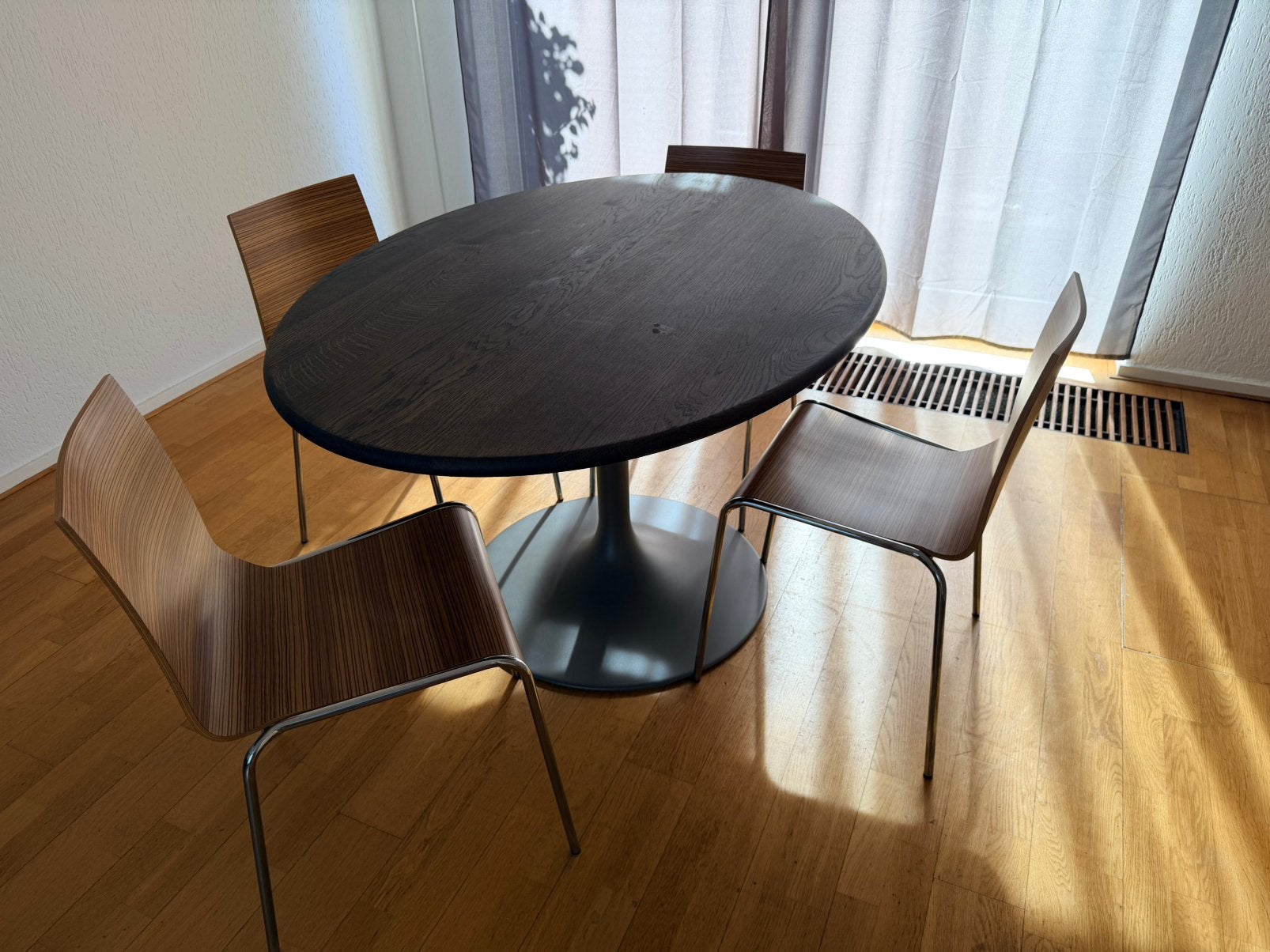 Eettafel met stoelen, Ophalen, Zo goed als nieuw, Ovaal, 50 tot 100 cm