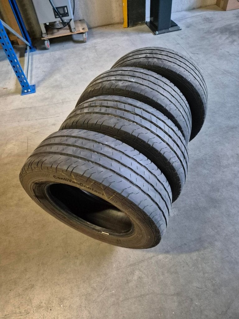 4 stuks Continental 215/65 R16 C banden, Auto-onderdelen, Ophalen, 16 inch, Band(en), Zomerbanden