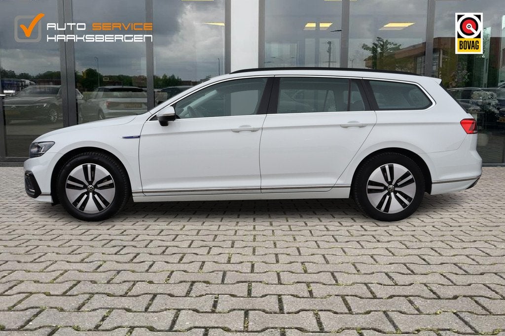 Volkswagen Passat Variant 1.4 TSI PHEV GTE | ACC | Camera |, Stof, Gebruikt, 4 cilinders, Wit