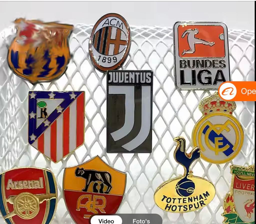 Gezocht!!!! Voetbal pins, Ophalen of Verzenden, Zo goed als nieuw, Sport, Speldje of Pin