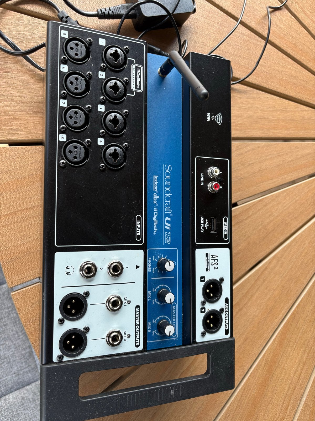 Soundcraft Ui12 digitale mixer - Ideaal voor bandjes!, Ophalen of Verzenden, Zo goed als nieuw, 10 tot 20 kanalen, Microfooningang