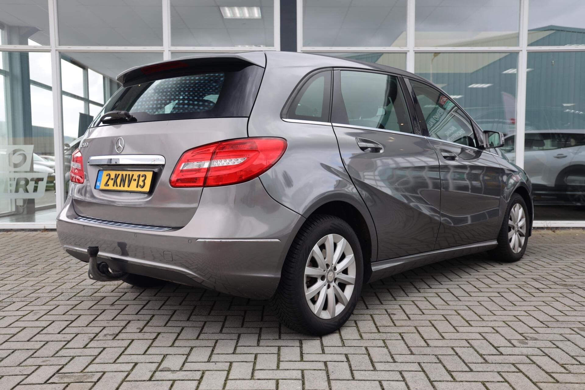 Mercedes B-klasse 200 Ambition|Inklapbare trekhaak|PDC|Airco, Auto's, Voorwielaandrijving, Gebruikt, Met garantie (alle), Bedrijf
