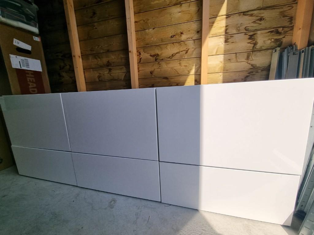 Tv-meubel Bestå hoogglans wit, Ophalen, 150 tot 200 cm, Zo goed als nieuw, Minder dan 100 cm