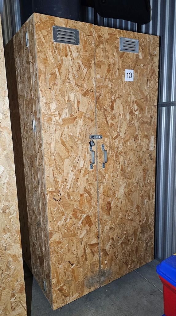 Ruime & Fijne Zadelkast. ( Bieding loopt tot 14 Mei ), Ophalen, Zo goed als nieuw, Overige soorten