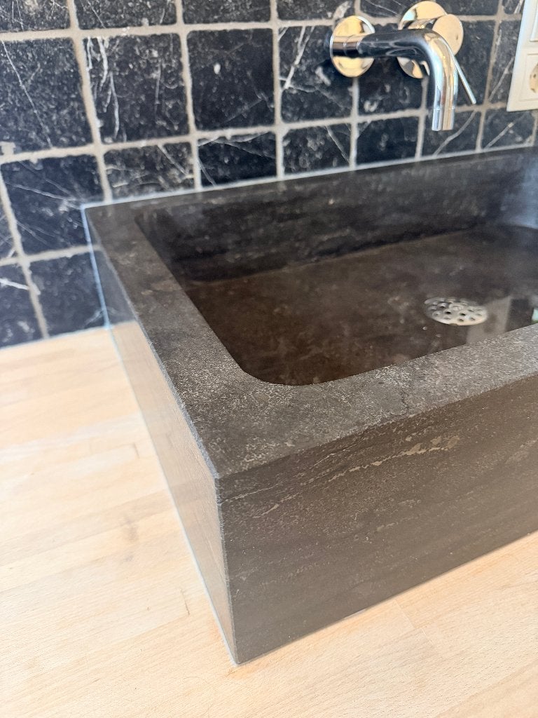 2x Luxe Zwarte Hardstenen opbouwwastafels, prijs per stuk, Ophalen, Gebruikt, 50 tot 100 cm, Minder dan 100 cm