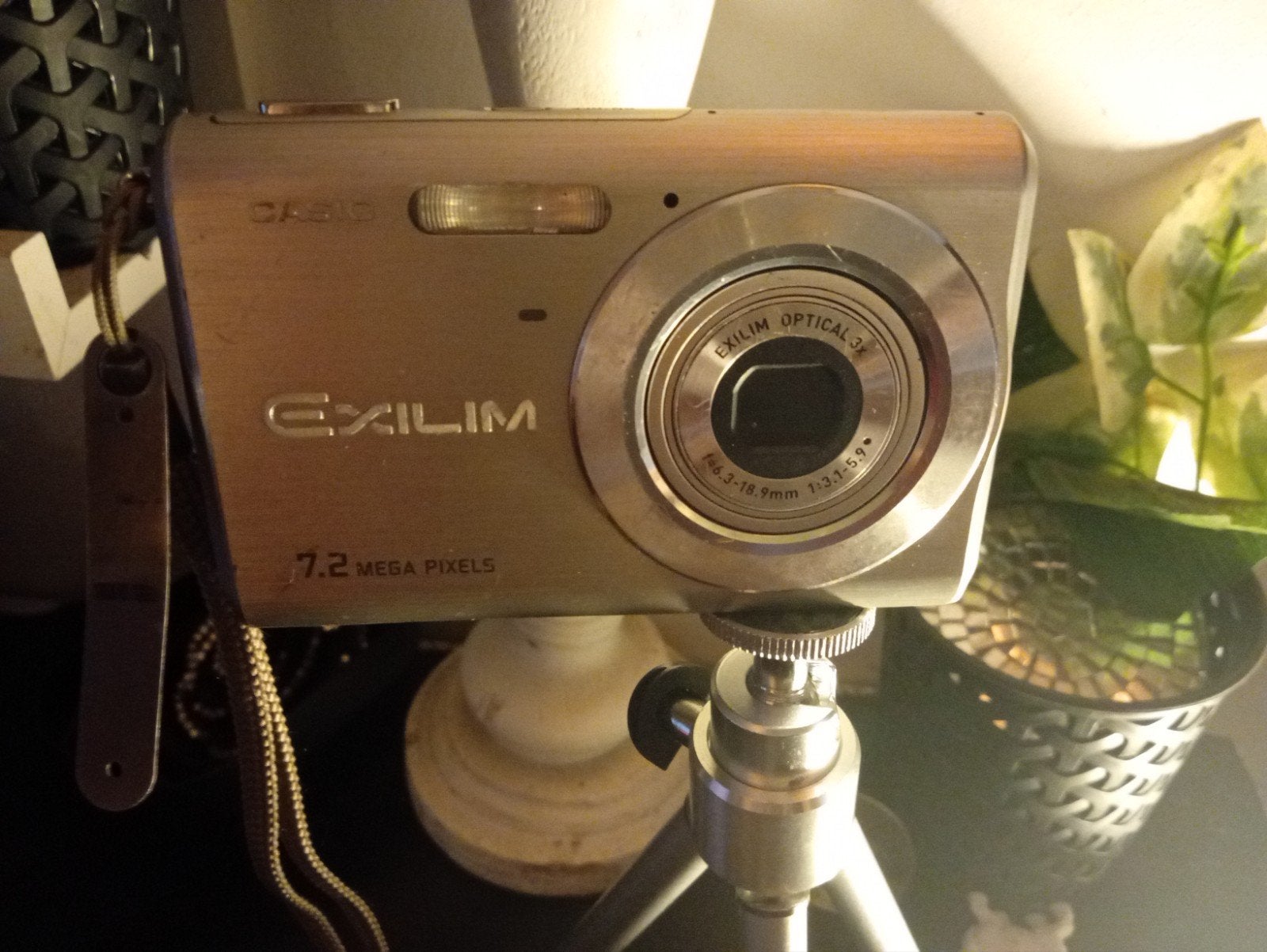digitale foto en film camera met standaard, Ophalen of Verzenden