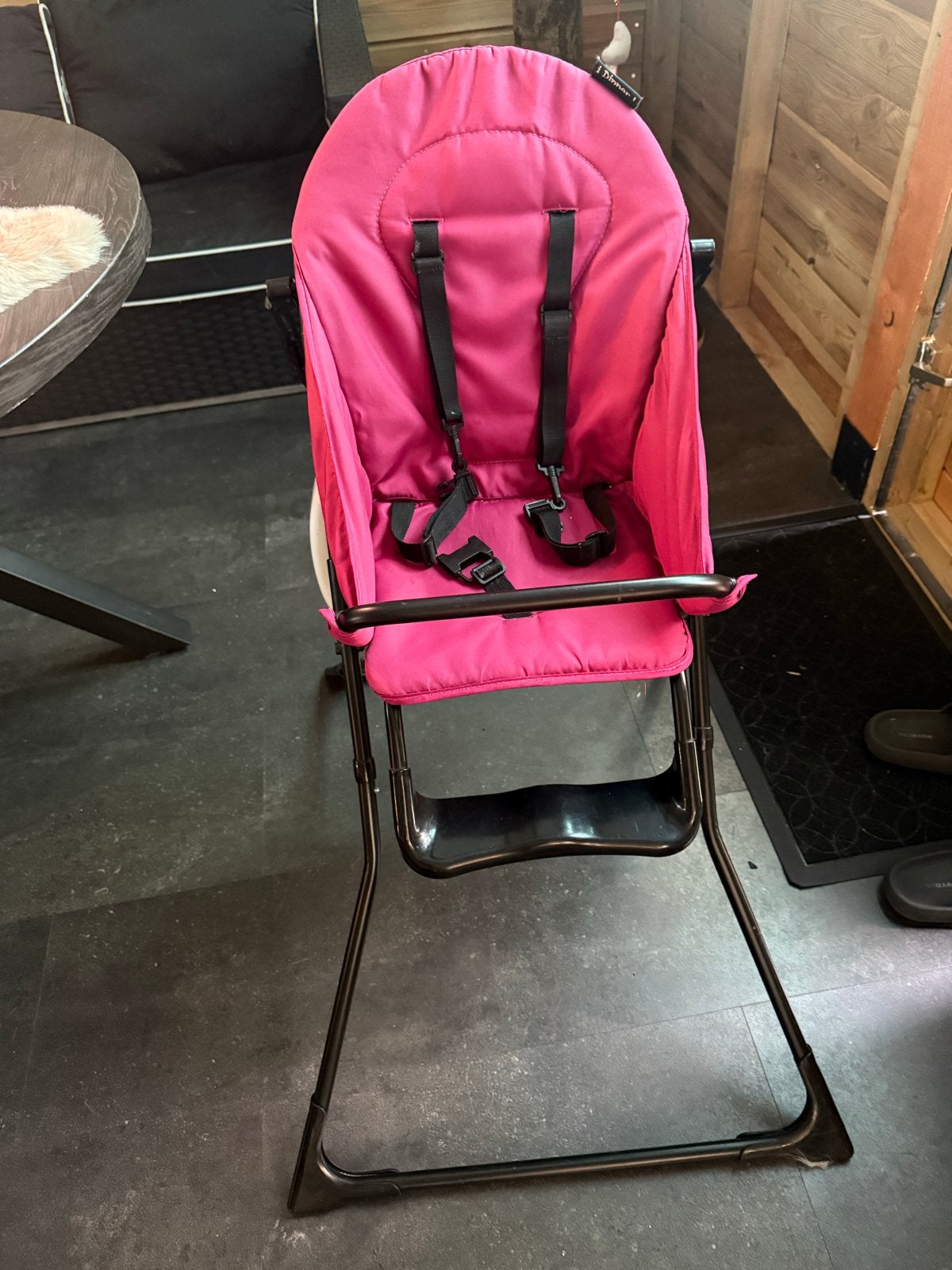 Roze inklapbare kinderstoel met eetblad, Kinderen en Baby's, Ophalen, Gebruikt, Inklapstoel, Afneembaar eetblad
