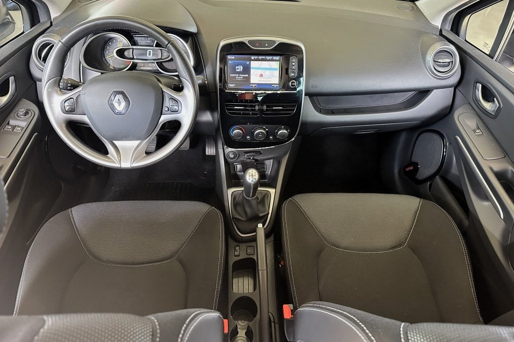 Renault Clio Estate 0.9 TCe Night&Day (bj 2015), Auto's, Voorwielaandrijving, Verwarmde buitenspiegels, Zwart, Origineel Nederlands