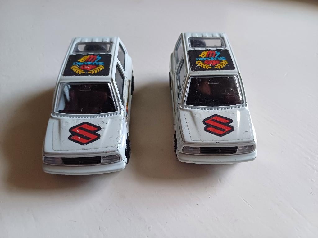 2x bburago suzuki vitara 1/43, Hobby en Vrije tijd, Modelauto's | 1:43, Ophalen of Verzenden, Gebruikt, Auto, Overige merken