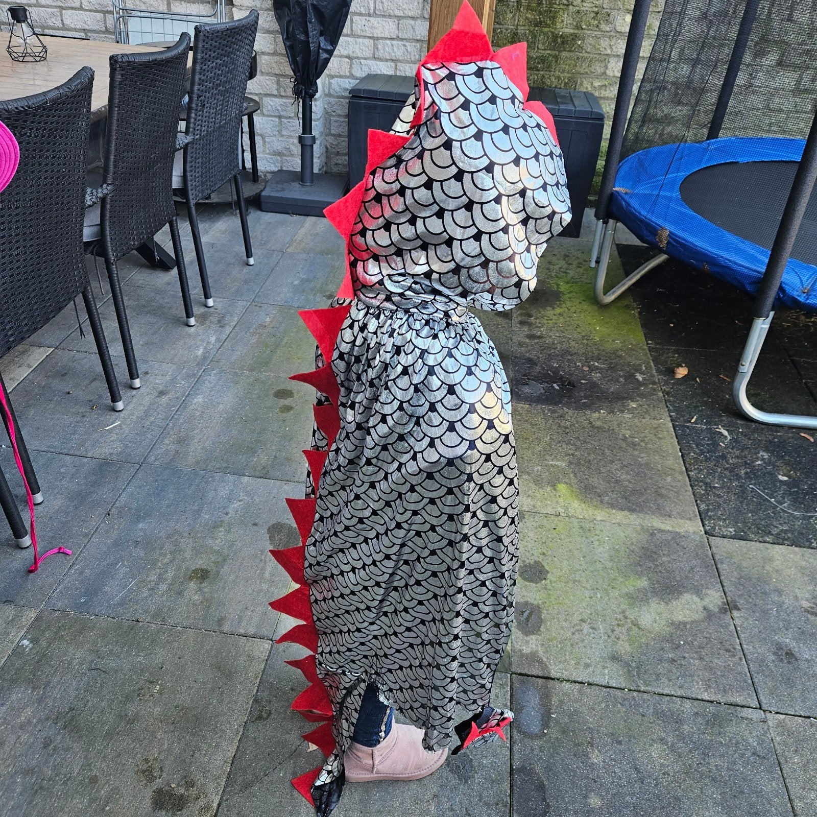 Draken cape met capuchon en staart - Maat 105 cm, Ophalen of Verzenden
