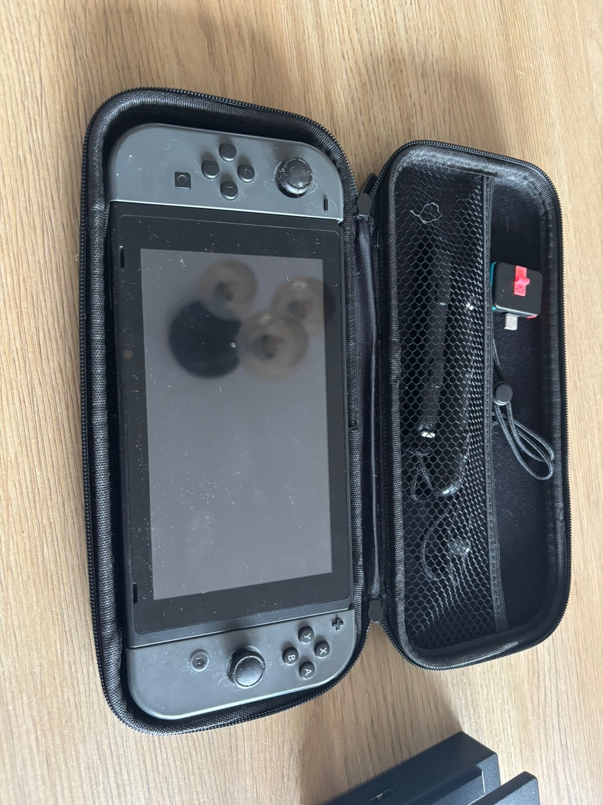 Switch v1 unpatched - 256gb micro sd, Spelcomputers en Games, Spelcomputers | Nintendo Switch, Ophalen, Zo goed als nieuw, Zonder controller