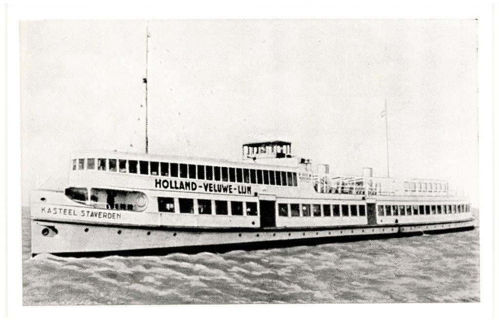 939573 schip 1956 Holland Veluwe Lijn kasteel Staverden 1956