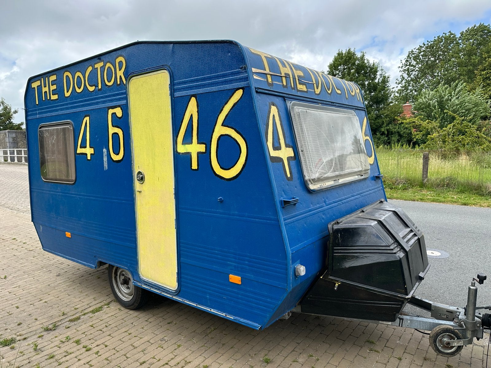 Sterckeman zwarte cross caravan - Valentino Rossi kleuren, Caravans en Kamperen, Caravans, Bedrijf, tot en met 2, 750 - 1000 kg