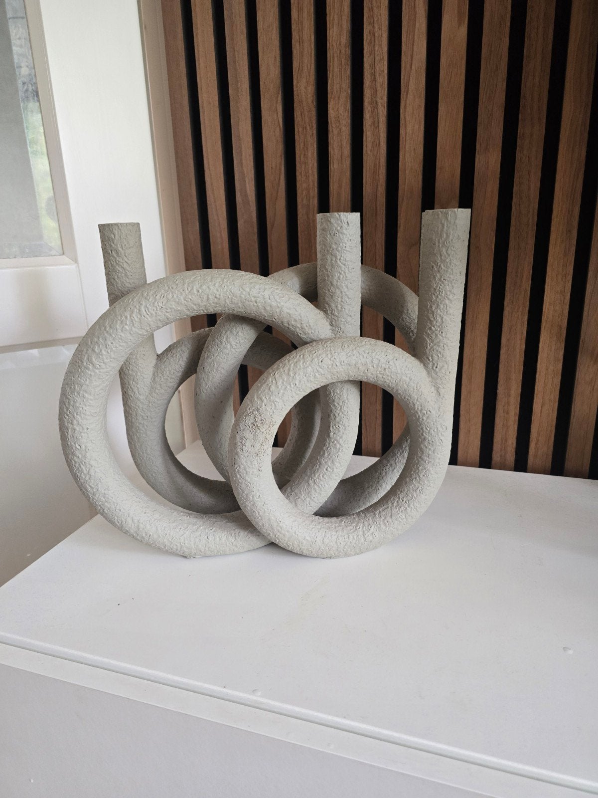 Moderne betonnen kandelaar - Uniek design, Huis en Inrichting, Woonaccessoires | Kandelaars en Kaarsen, Overige materialen, Ophalen of Verzenden