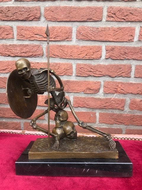 bijzonder bronzen beeld, DE SKELETSTRIJDER, Antiek en Kunst, Ophalen of Verzenden, Brons