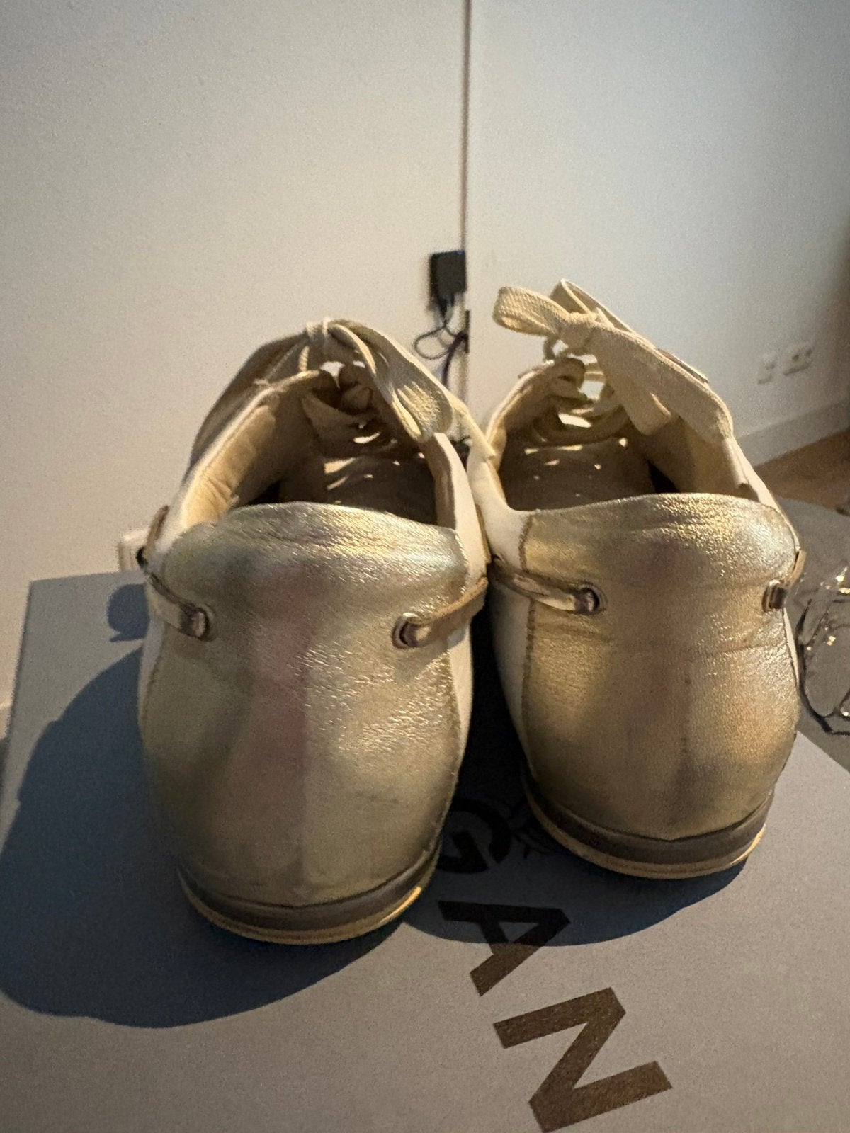Mooie La Cabala sneakers mt 41 leer, Wit, Ophalen of Verzenden, Sneakers of Gympen, Zo goed als nieuw